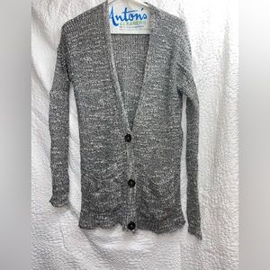 Gray buttoned cardigan
